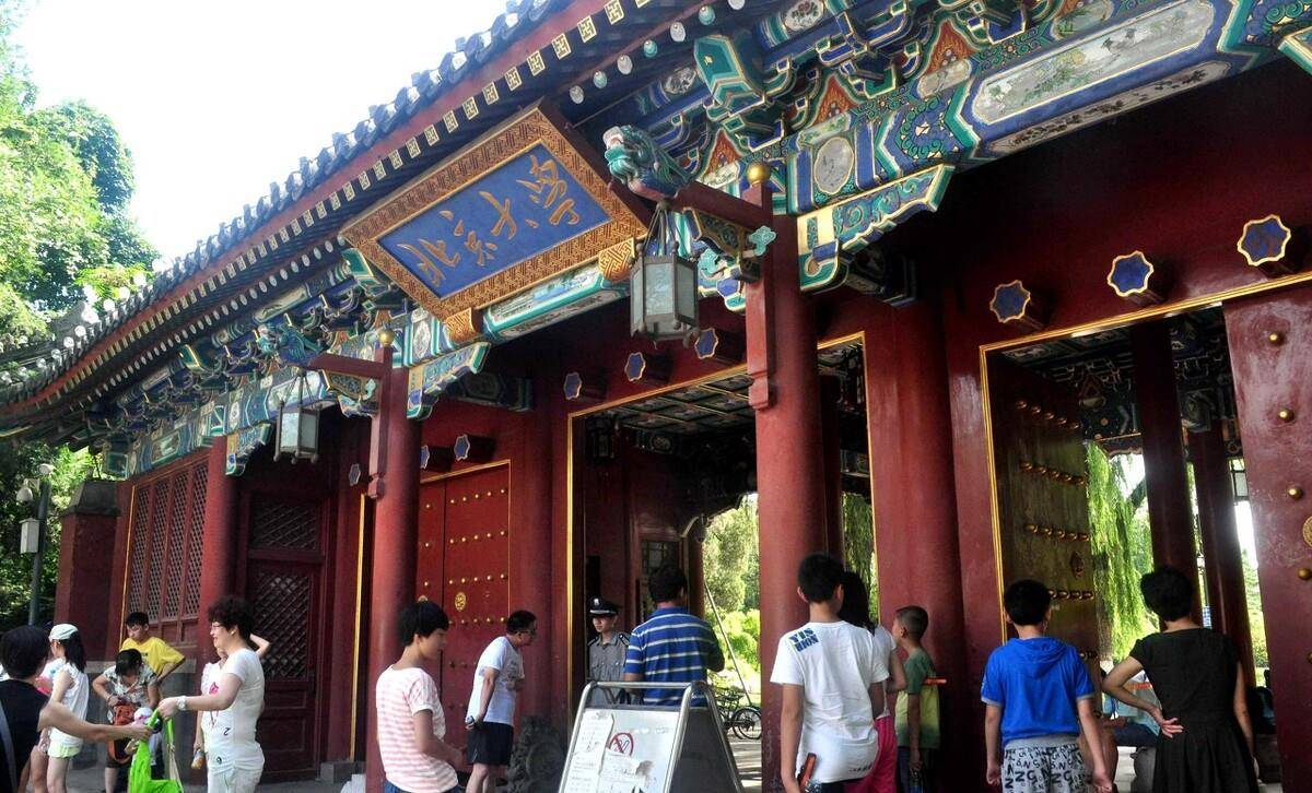 “北大才子”马骏：炒期货亏400万<strong></p>
<p>炒期货</strong>，被发现时在街头乞讨