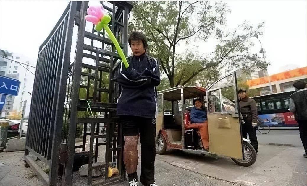 “北大才子”马骏：炒期货亏400万<strong></p>
<p>炒期货</strong>，被发现时在街头乞讨