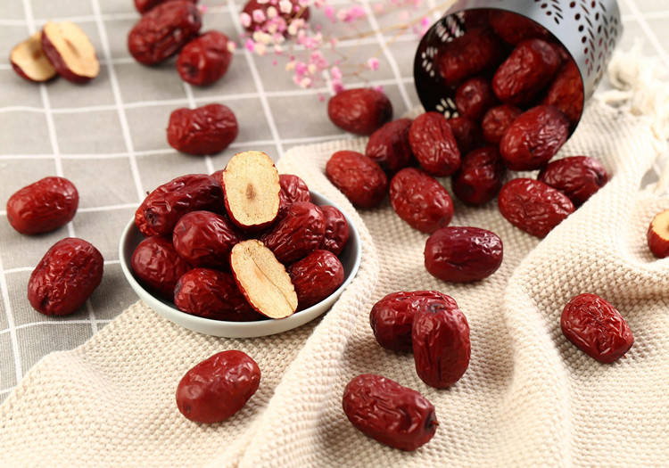 王德诚：7.8风口浪尖猪起飞<strong></p>
<p>橡胶期货</strong>，甲醇橡胶红枣生猪期货行情分析