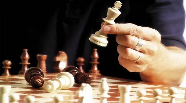 紫晶存储处罚落地<strong></p>
<p>和合期货</strong>，中介机构先行赔付投资者损失