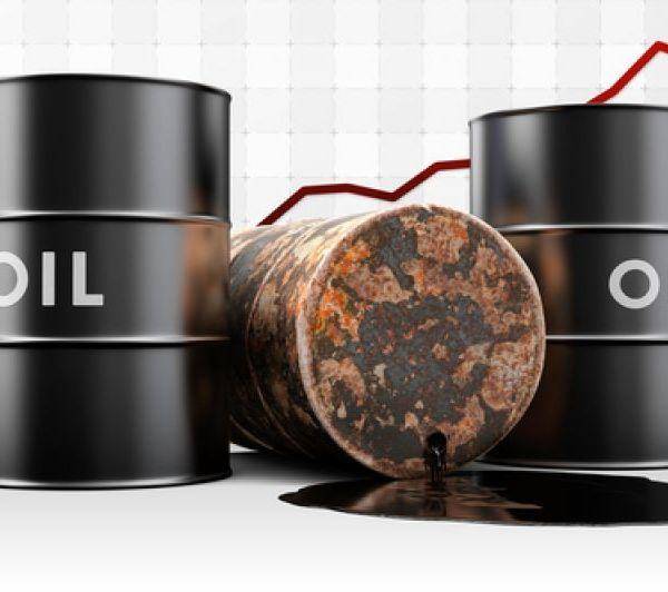 2个月暴涨26%！原油系燃料油期货创一年多新高，机构称追涨风险大