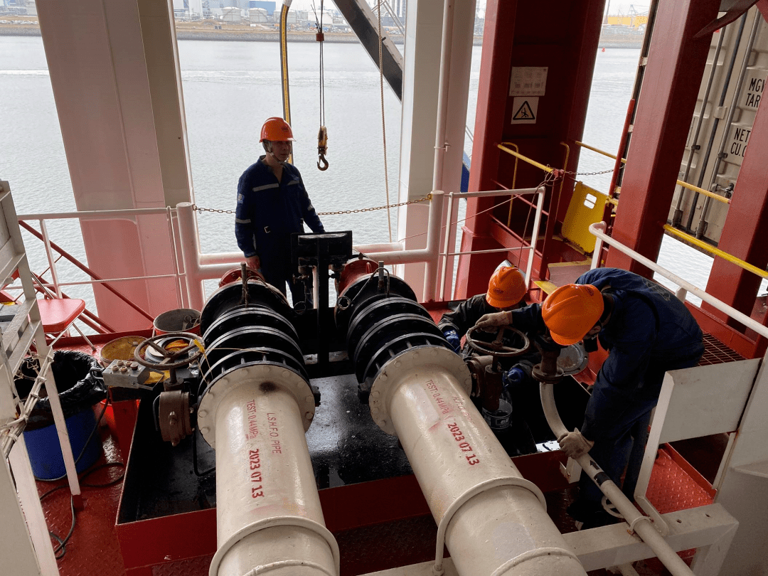 “中远海运人马座”轮<strong></p>
<p>燃料油期货</strong>，首次在欧洲港口加注生物燃料油