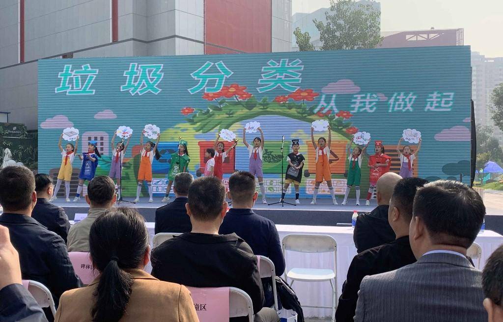 用法律法规守护城市 西安市城管法律法规知识宣传月启动