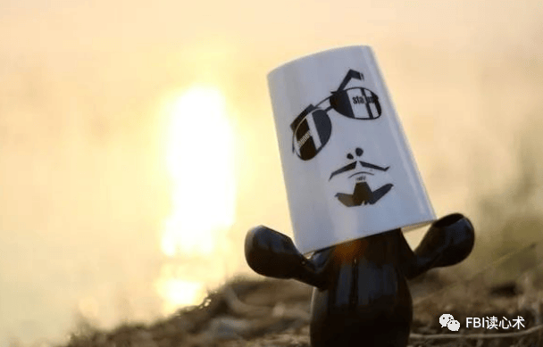 人到中年<strong></p>
<p>币圈拉人</strong>，当个“狠心”人：摆脱亲戚圈，退出同学群，拉黑无情人