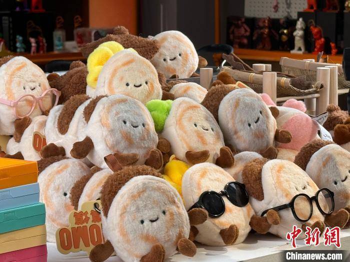 “绒馍馍”火爆出圈 “90后”团队“绒”化美食文化