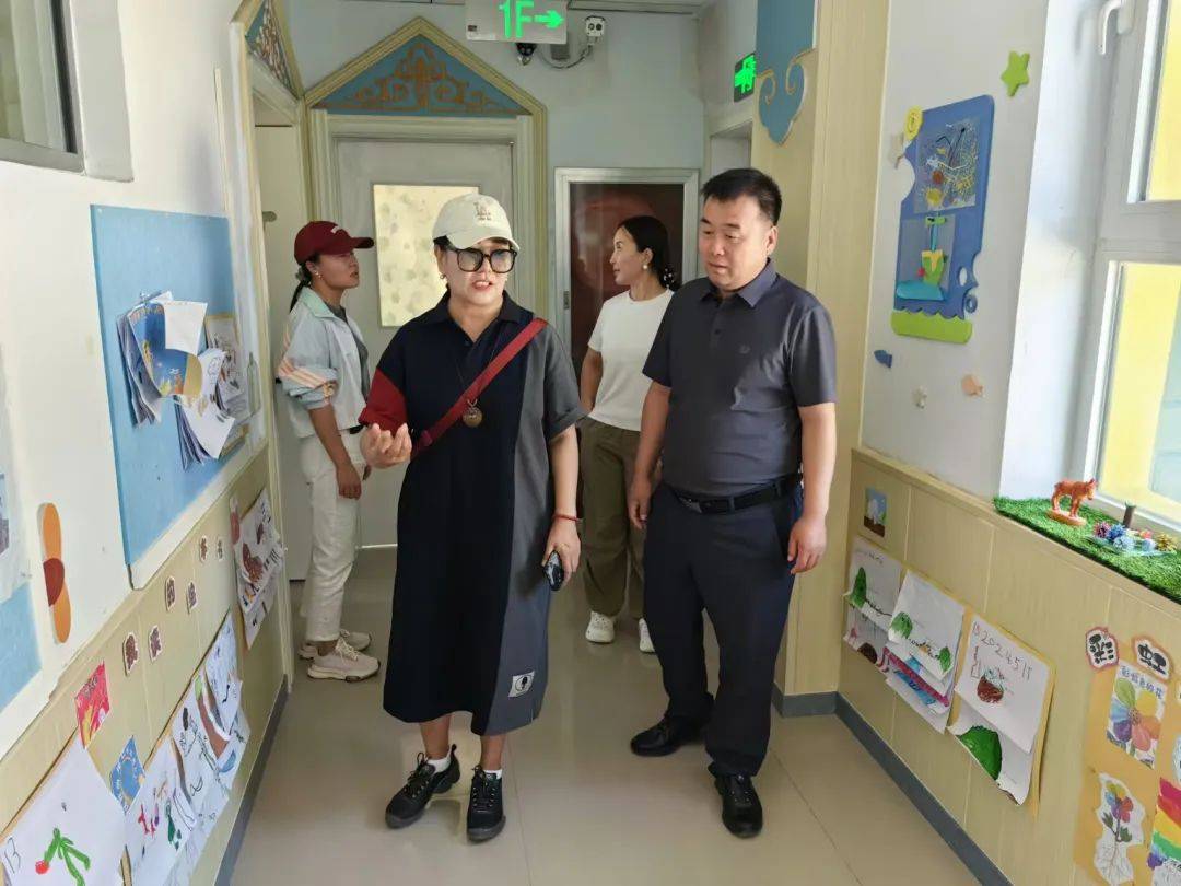 开学检查促规范 行稳致远续新篇——苏尼特右旗教育局党组书记、局长特木尔巴干一行到学校检查指导开学工作