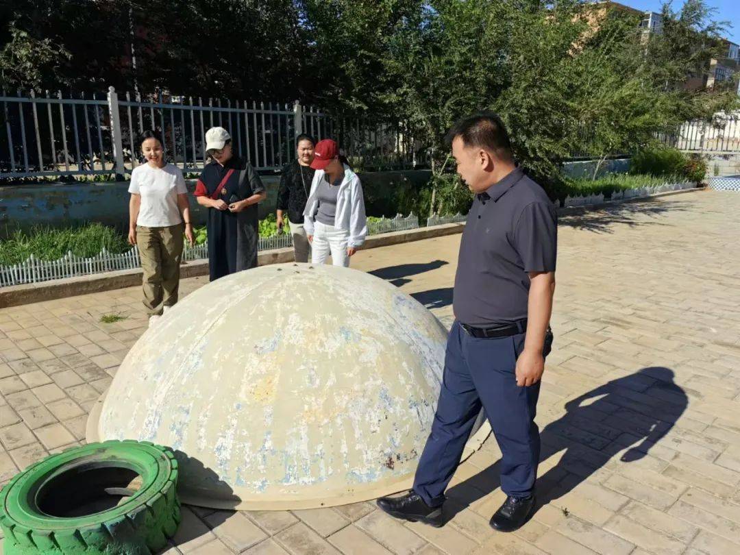 开学检查促规范 行稳致远续新篇——苏尼特右旗教育局党组书记、局长特木尔巴干一行到学校检查指导开学工作