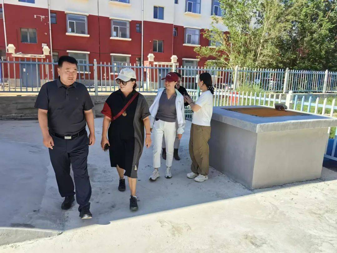 开学检查促规范 行稳致远续新篇——苏尼特右旗教育局党组书记、局长特木尔巴干一行到学校检查指导开学工作