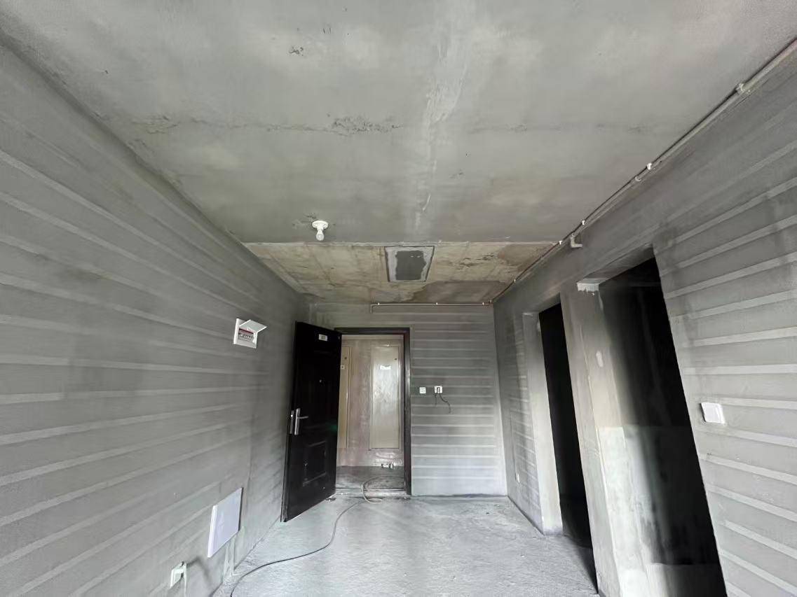 深圳龙华最大单体安居房陷“交付标准之争”