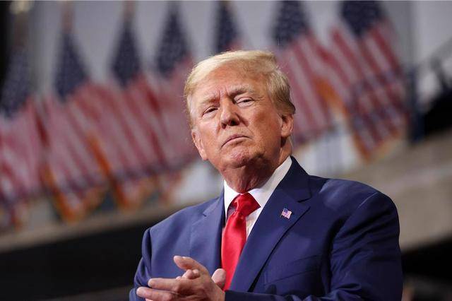 特朗普再就涉台议题发声<strong></p>
<p>币风港</strong>，沈富雄：民进党看到美国人两脚就软趴趴