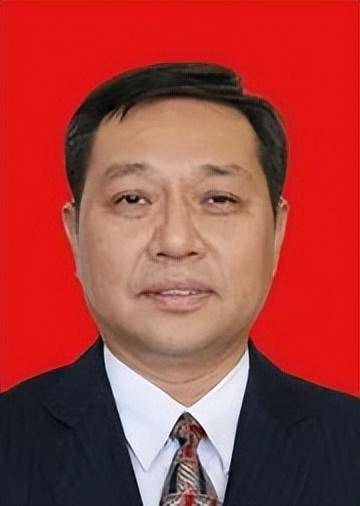 大学原党委书记<strong></p>
<p>初链币</strong>，任市委书记！