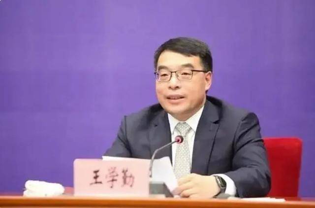 卸任市委书记3天后<strong></p>
<p>淘金矿场app</strong>，55岁的他任省政府党组成员！