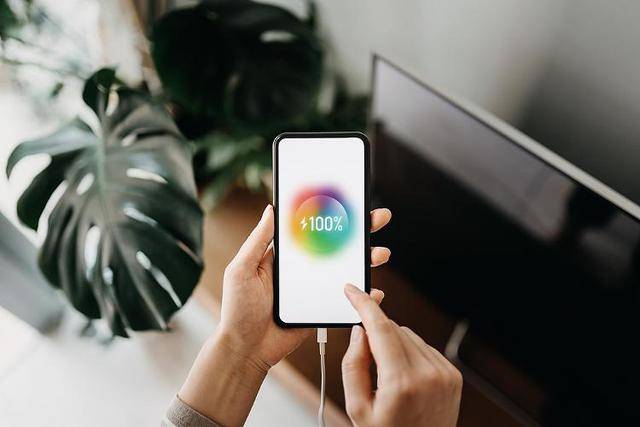 有时竟可以“超长待机” 手机1%的电量到底能用多久<strong></p>
<p>淘金矿场app</strong>？