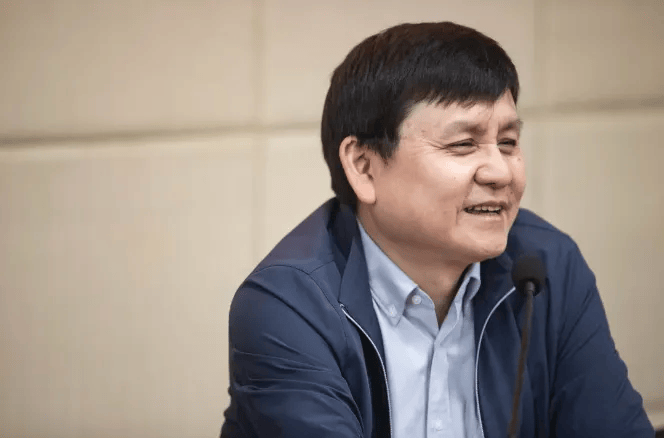 张文宏不做医生了？新身份曝光<strong></p>
<p>币圈代投</strong>！网友：想到范志毅