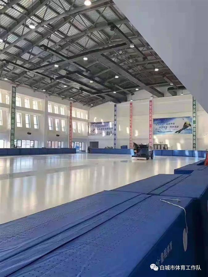 吉林白城滑冰馆楼顶发生坍塌<strong></p>
<p>币圈论坛社区</strong>，项目投资超5000万元，当地：暂无伤亡，正调查