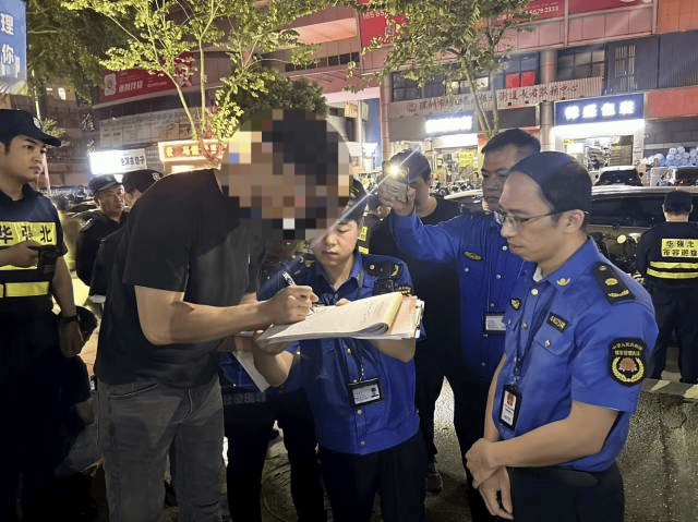 “锅铲声敲得我睡不着”！深夜<strong></p>
<p>币圈论坛社区</strong>，深圳多名流动摊贩被劝离……