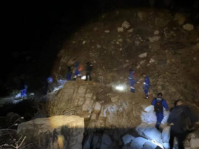 北京一18岁小伙只带了手机爬野山被困<strong></p>
<p>币圈整顿</strong>，18人连夜救援