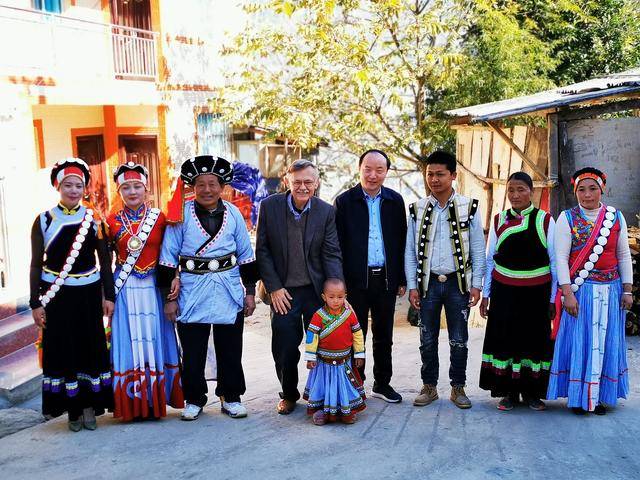 定居中国的美国教授潘维廉：中国远远领先<strong></p>
<p>炒币破产</strong>，每次出国都感觉回到20年前