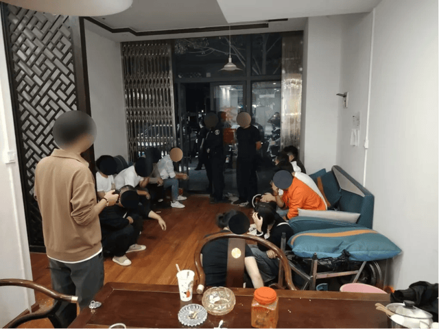 昆明警方披露：多人聚集<strong></p>
<p>祥云币</strong>，竟然在干这件事，被“一锅端”！现场曝光……