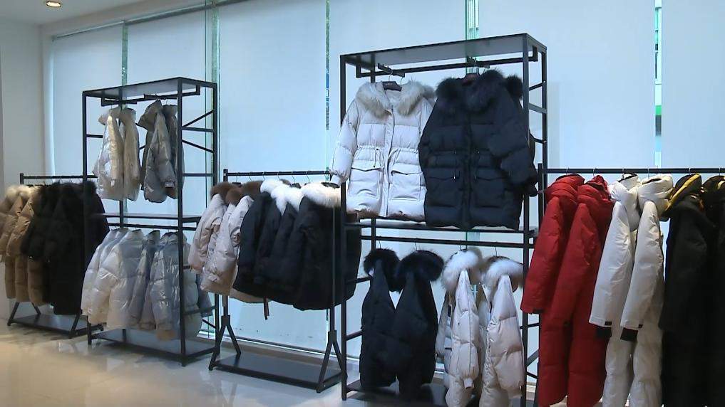 羽绒服“假绒”乱象调查：“羽丝”“绒丝”到底是什么<strong></p>
<p>wfee币</strong>？