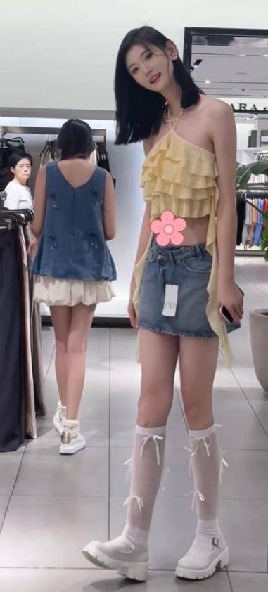 女孩身高2米26貌美如花<strong></p>
<p>wfee币</strong>，妈妈天天发愁：白长这么漂亮，没人敢追