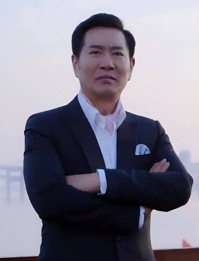 “坏人专业户”姚刚：一生无妻无子<strong></p>
<p>新农币</strong>，如今53岁在千万豪宅一个人住