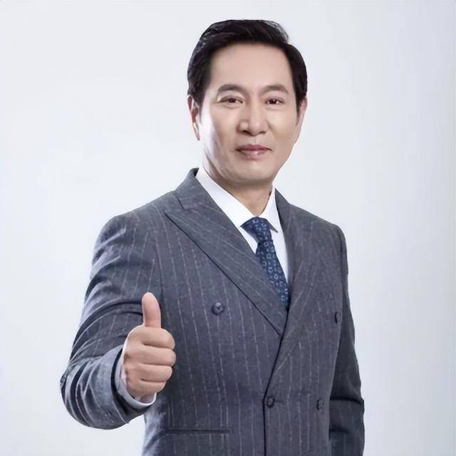 “坏人专业户”姚刚：一生无妻无子<strong></p>
<p>新农币</strong>，如今53岁在千万豪宅一个人住