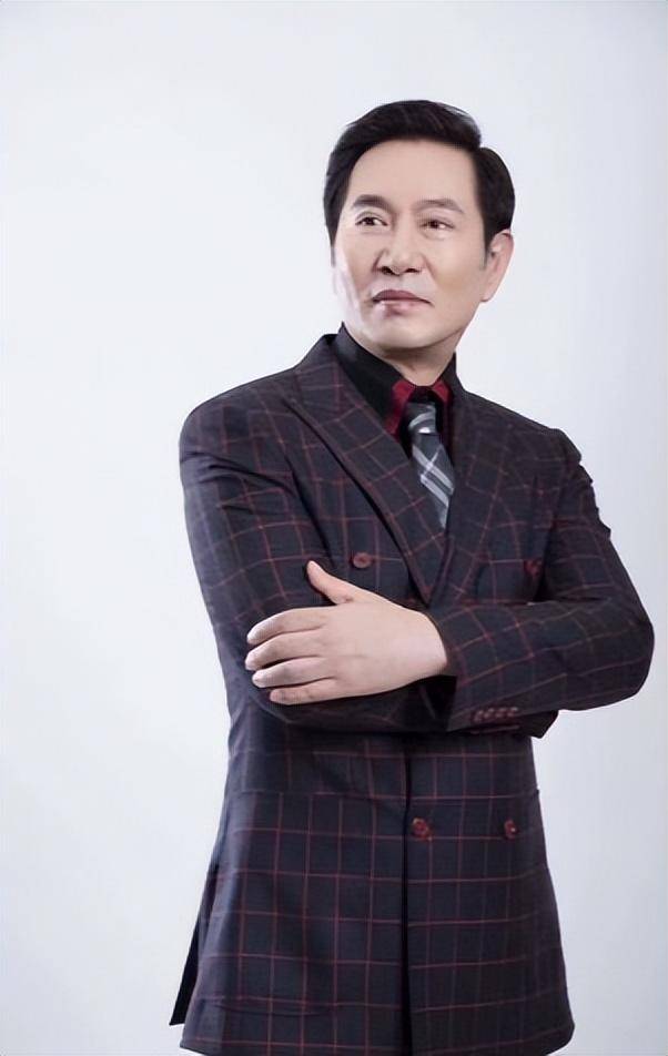 “坏人专业户”姚刚：一生无妻无子<strong></p>
<p>新农币</strong>，如今53岁在千万豪宅一个人住