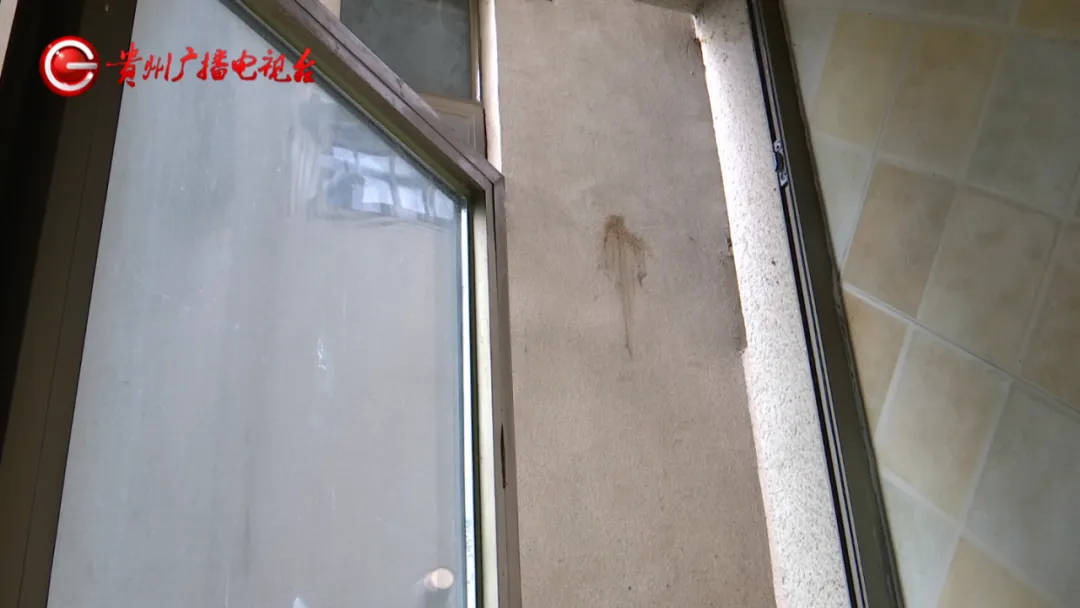 恶心坏了！贵阳一女子家中被扔进一颗“炸弹”<strong></p>
<p>币行情app</strong>，残羹剩饭炸开花