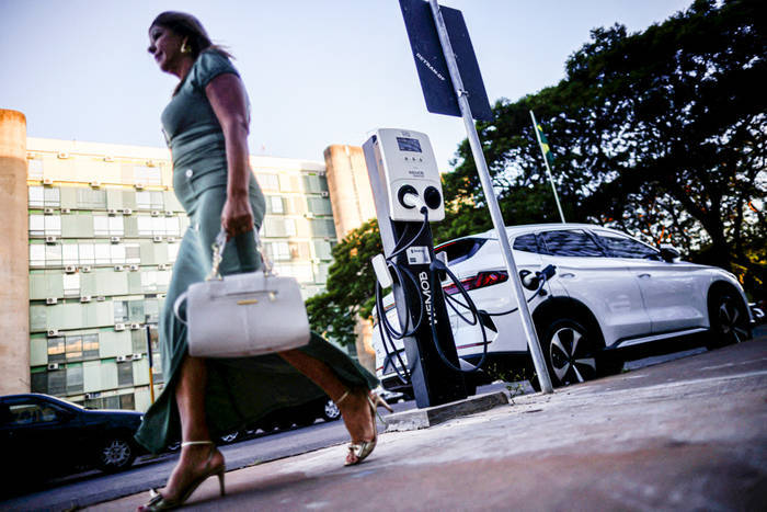 比亚迪巴西工厂建设工人：自己工资按月100%发放<strong></p>
<p>合约币走势</strong>，“一切安好”