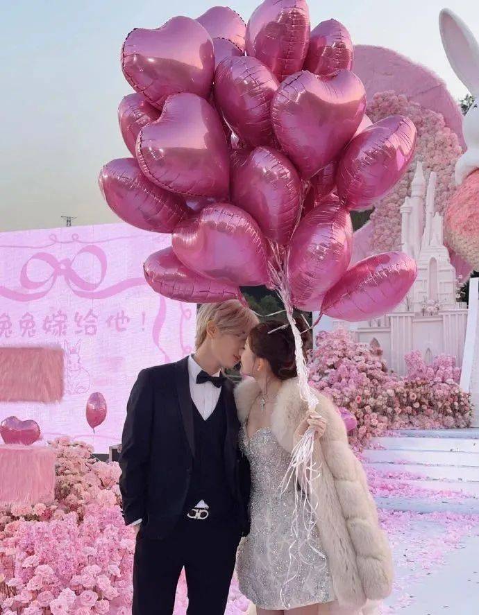 热搜第一<strong></p>
<p>炒币总结</strong>！鹿哈在湖南向女友求婚成功