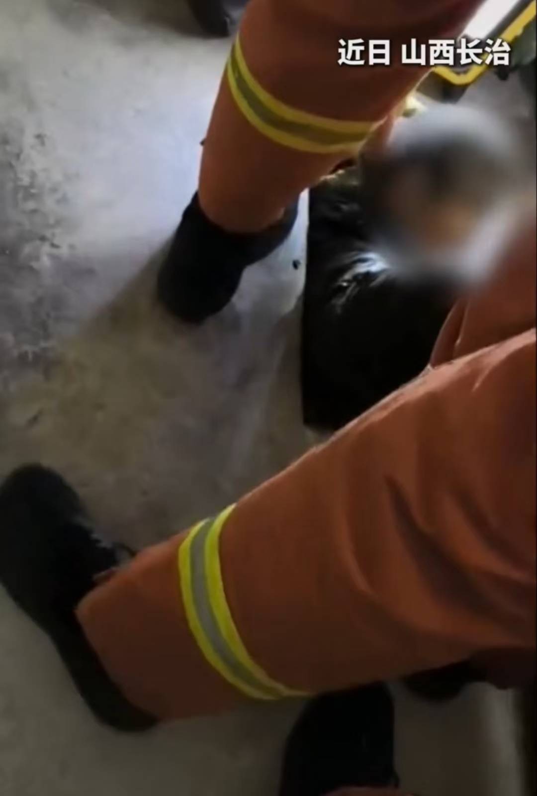 怕什么来什么！山西长治一女子掉进旱厕<strong></p>
<p>炒币总结</strong>，消防员下到厕坑里救出