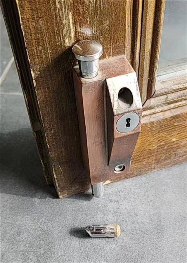 大同官方核查“店铺被撬锁开灯”事件<strong></p>
<p>炒游戏币</strong>，律师：撬锁入室涉嫌违法，且滥用行政权力