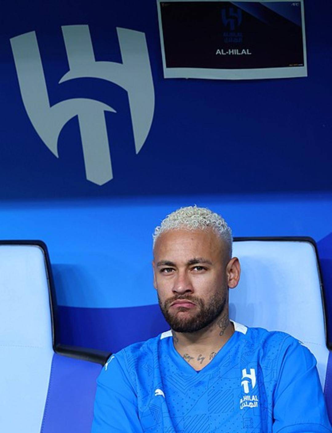 内马尔竟与C罗撞生日 2月5日还真的特别盛产球星<strong></p>
<p>炒游戏币</strong>！