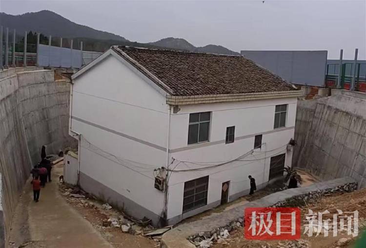 “没料到政府宁可多花钱让公路改道”<strong></p>
<p>acip币</strong>，江西“最强钉子户”独守孤房
