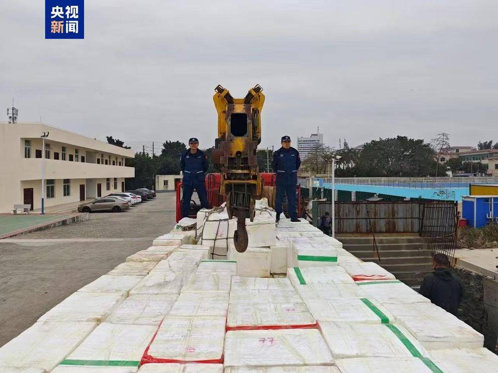 共计4.13吨<strong></p>
<p>acip币</strong>！广西北海海警查获一起涉嫌走私水果案