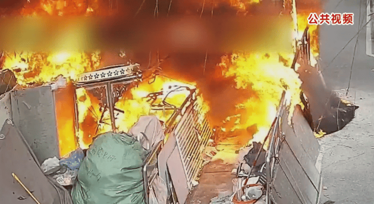“你们不用管<strong></p>
<p>炒币必备书籍</strong>，出事我负责”！老人囤废品堵塞逃生路，不幸起火遇难