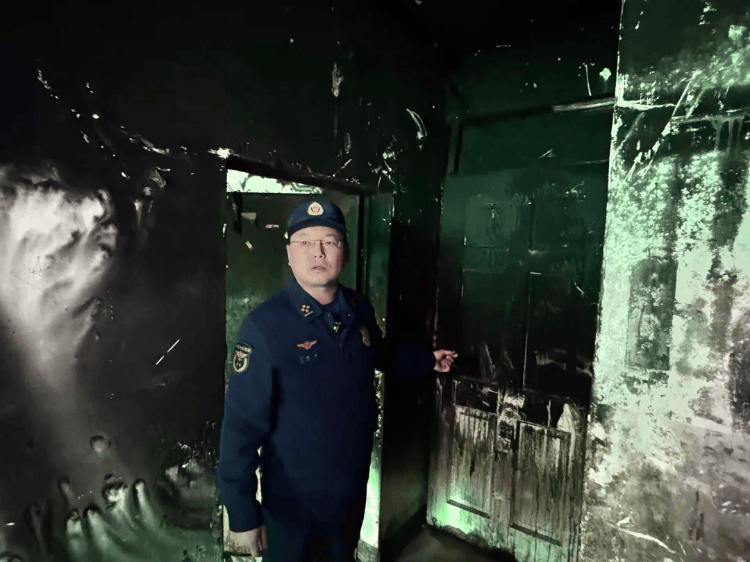 “你们不用管<strong></p>
<p>炒币必备书籍</strong>，出事我负责”！老人囤废品堵塞逃生路，不幸起火遇难