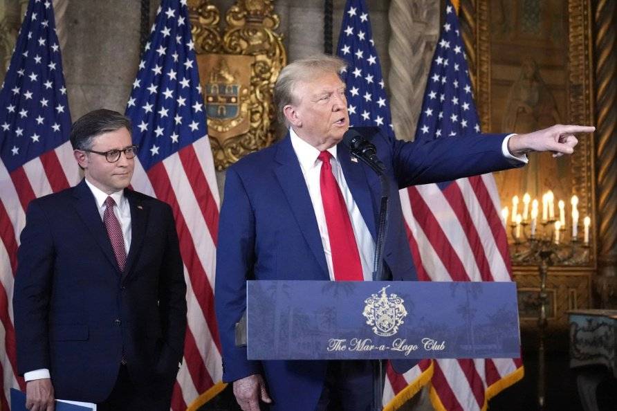 泽连斯基终于知道<strong></p>
<p>炒币视频</strong>，特朗普是得罪不起的，那怎么办呢？