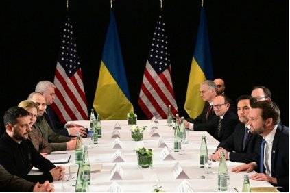 泽连斯基终于知道<strong></p>
<p>炒币视频</strong>，特朗普是得罪不起的，那怎么办呢？