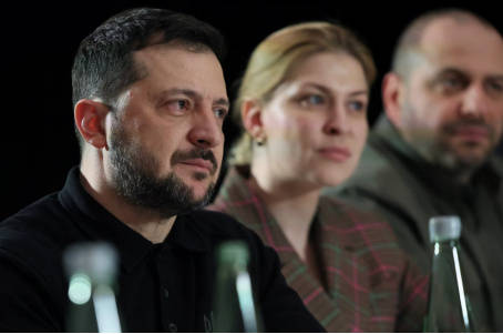 泽连斯基终于知道<strong></p>
<p>炒币视频</strong>，特朗普是得罪不起的，那怎么办呢？