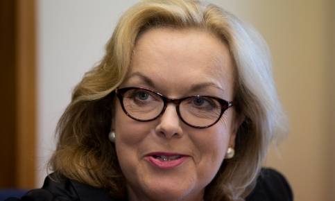 新西兰防长：中国军舰太强<strong></p>
<p>马兰币价格</strong>，我们得增加国防预算，从ICU走出来