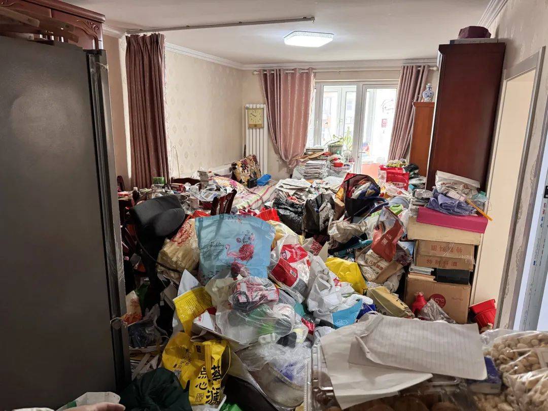 退休金超9000<strong></p>
<p>重庆炒币群</strong>，91岁老人家中却“垃圾成山”！原因心酸