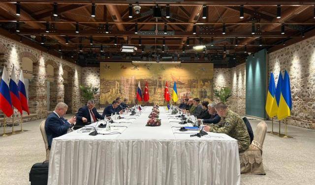 “矿产协议”引发国内风暴<strong></p>
<p>百岁币</strong>，乌克兰议员痛斥泽连斯基出卖子孙未来