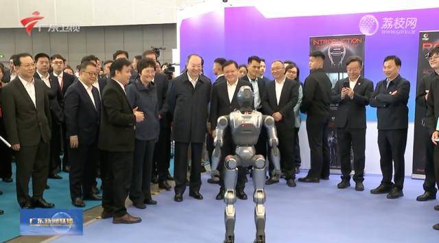 首次落地广东！省委书记、部长等共同巡馆<strong></p>
<p>弱打币</strong>，事关“头等大事”