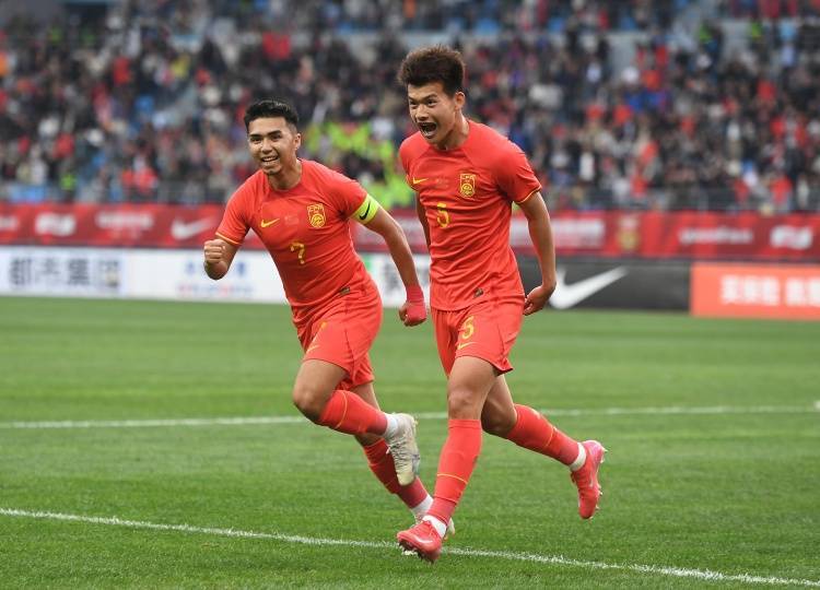 津媒：U22国足与成年队老大哥相比脚下技术更过硬<strong></p>
<p>烙印币</strong>，敢突破过人