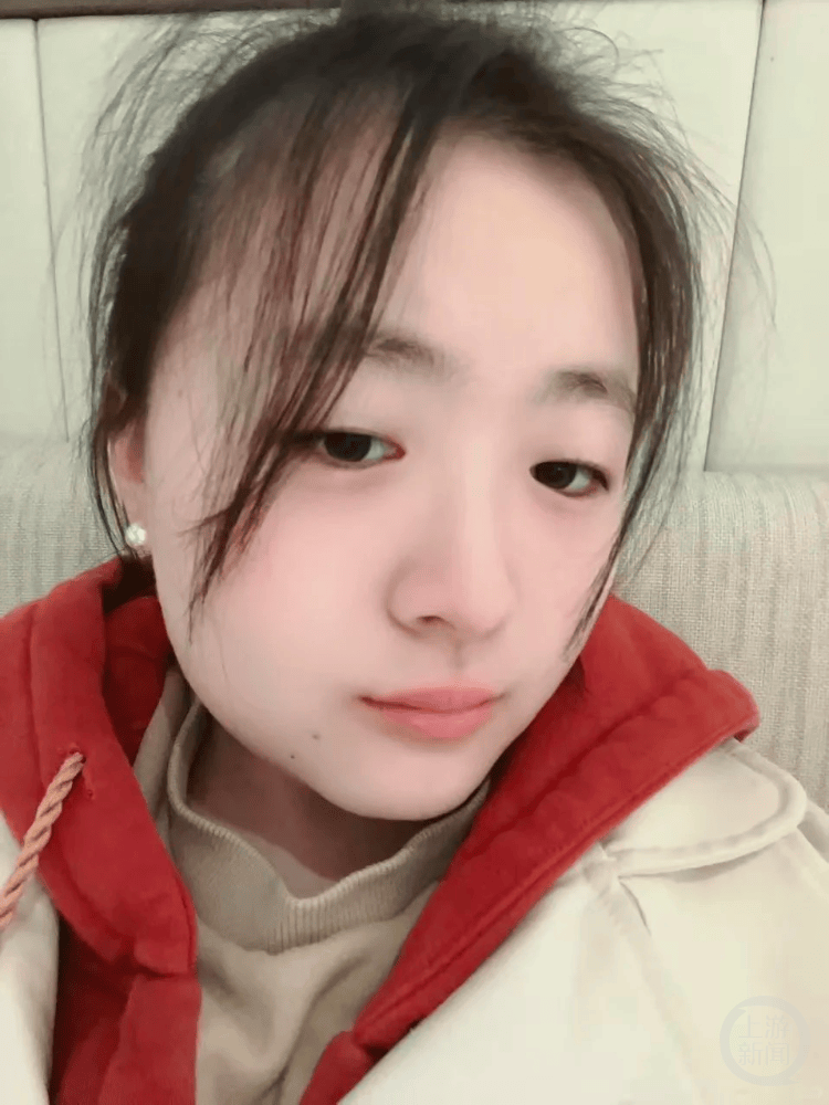 青岛23岁女大学生凌晨外出失联四天<strong></p>
<p>烙印币</strong>，其母称女儿手机被格式化