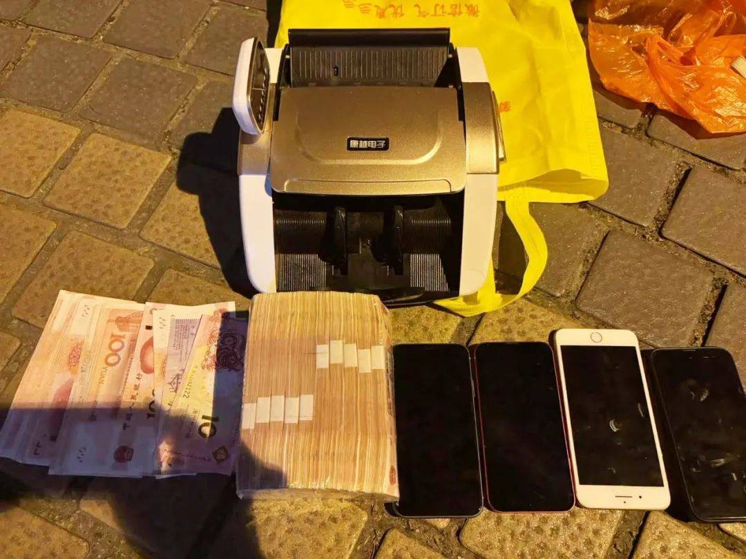 事发桂林<strong></p>
<p>c币交易</strong>！背包里装的1000000元现金被警方紧急拦截