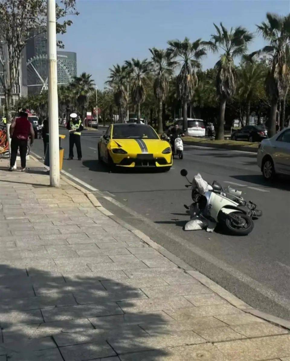 福建泉州一小米SU7 Ultra撞上电动车致26岁女生重伤<strong></p>
<p>炒币风险</strong>，疑似受害者妹妹发声：姐姐送医治疗20余天，现已去世