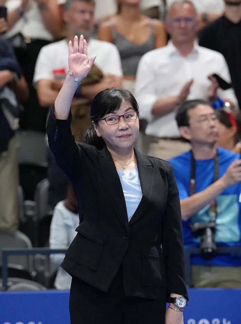 新任领导班子亮相<strong></p>
<p>今日币圈行情</strong>！周继红当选中国泳协主席